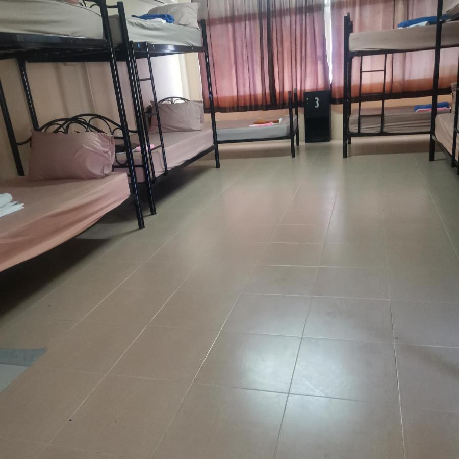 Haadrin Village Mixed Dorm 哈林海滩 外观 照片