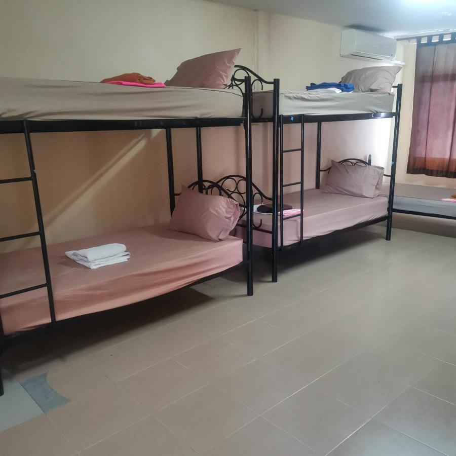Haadrin Village Mixed Dorm 哈林海滩 外观 照片